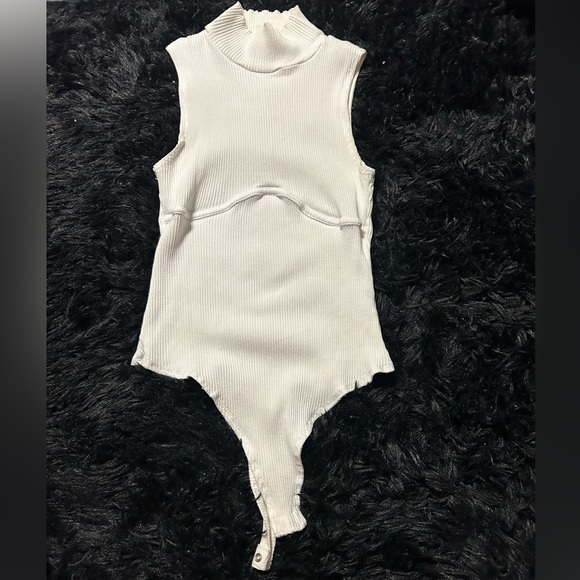 White body suit size small - Picture 1 of 2